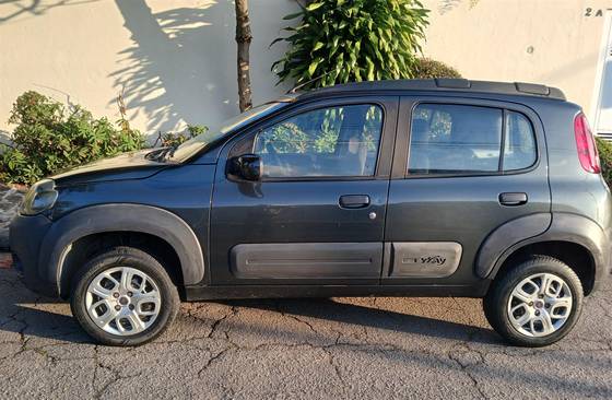 FIAT UNO 1.0 EVO VIVACE 8V FLEX 4P MANUAL FIAT UNO 1.0 EVO VIVACE 8V FLEX 4P MANUAL